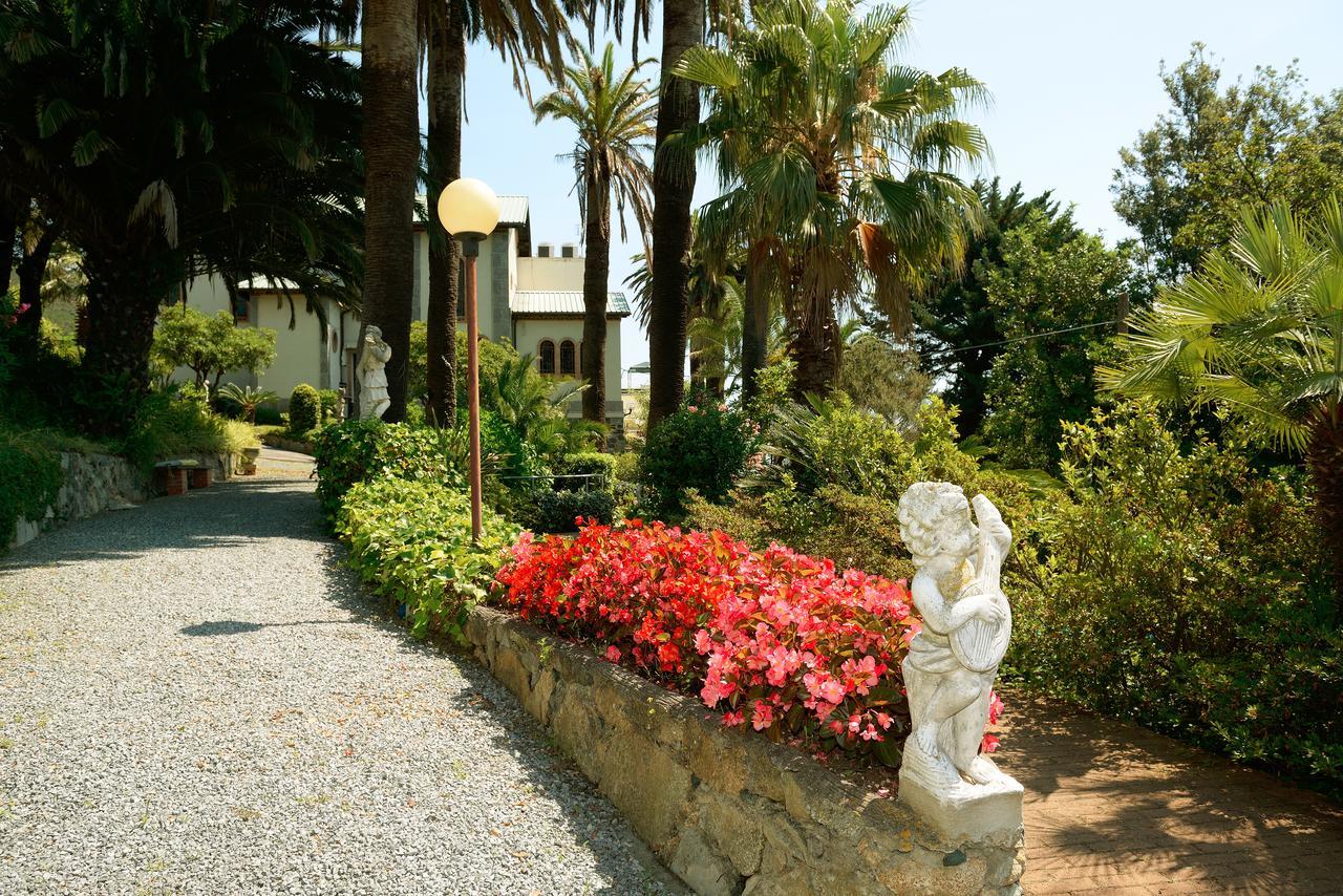 Hôtel Casa Fatebenefratelli à Varazze Extérieur photo