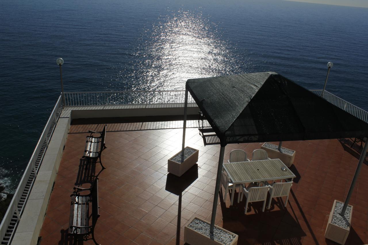 Hôtel Casa Fatebenefratelli à Varazze Extérieur photo
