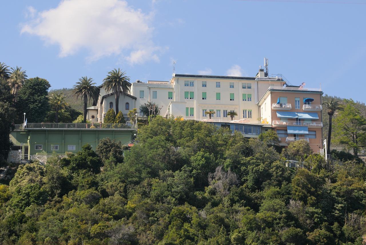 Hôtel Casa Fatebenefratelli à Varazze Extérieur photo